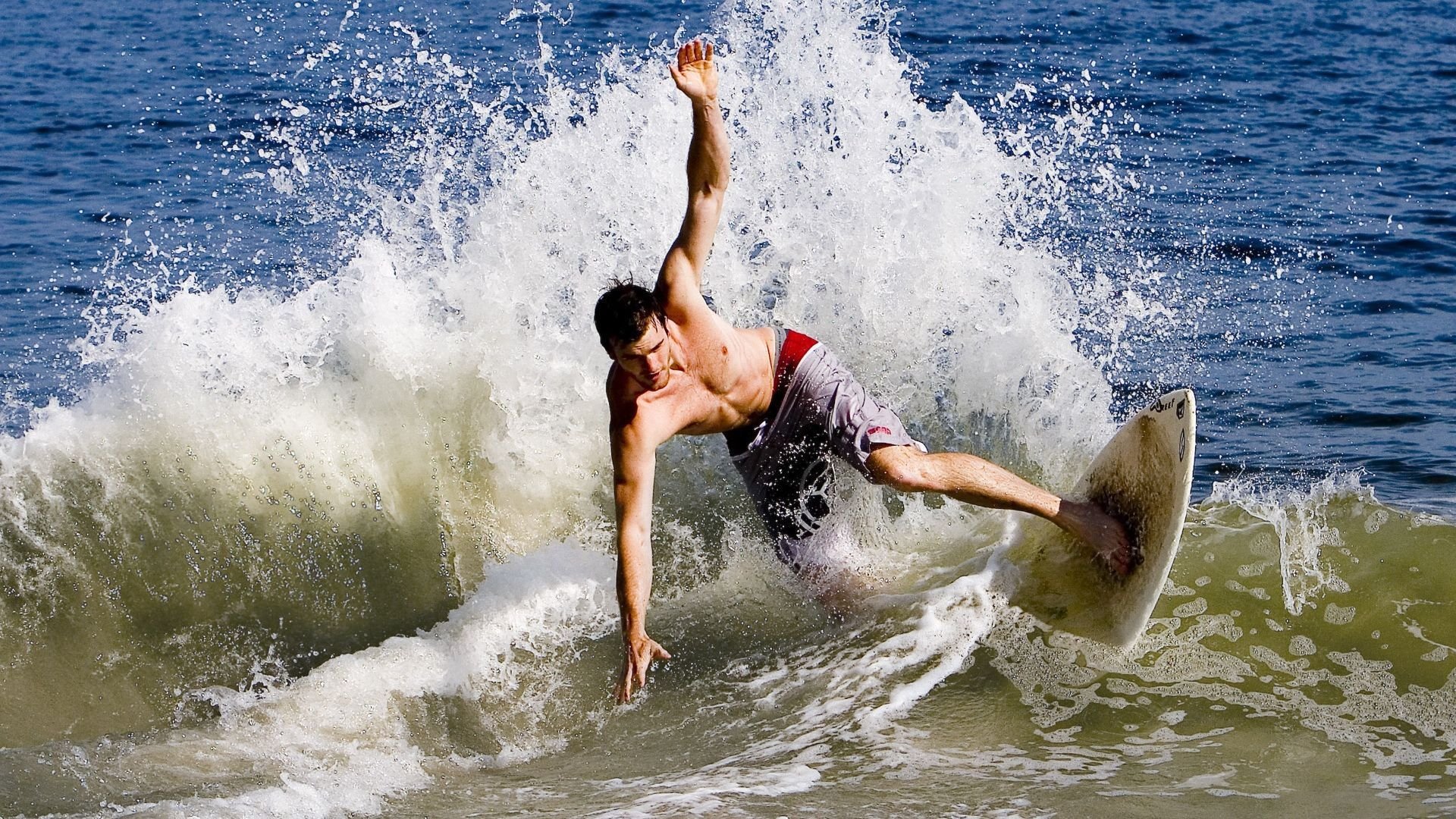 雷霆组织队内比赛模拟客场作战场景，雷霆杯小组赛